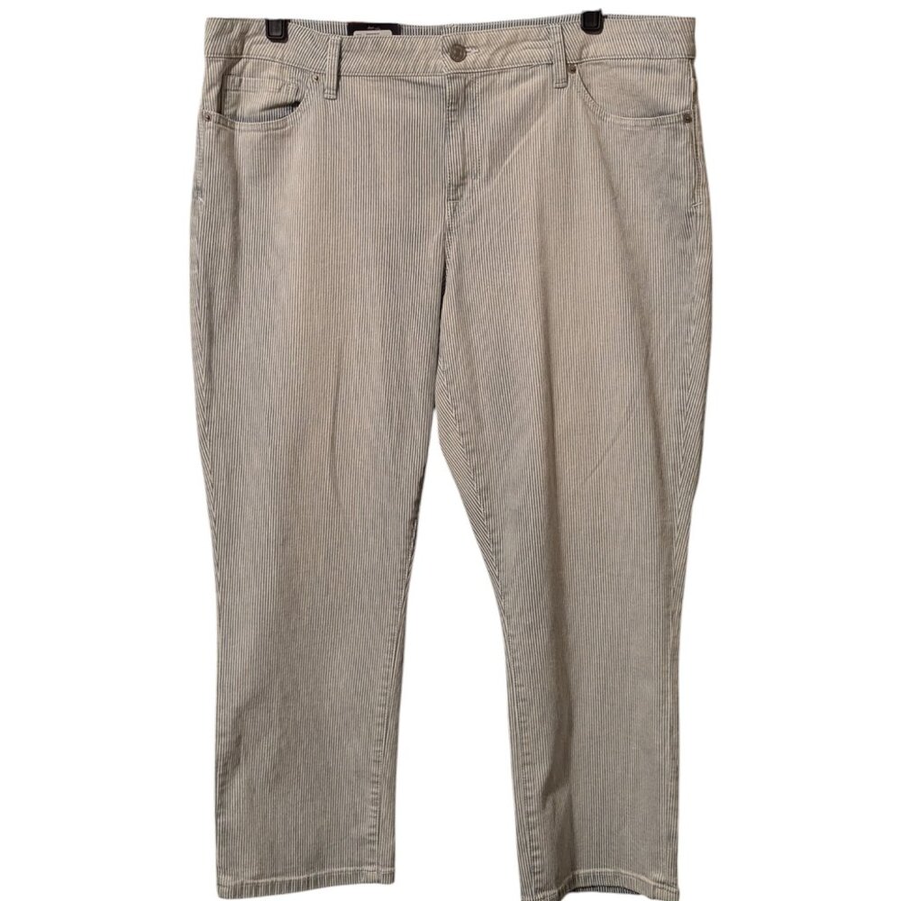 Tommy Hilfiger Blue and White Pinstriped Crop Leg Pants NWT